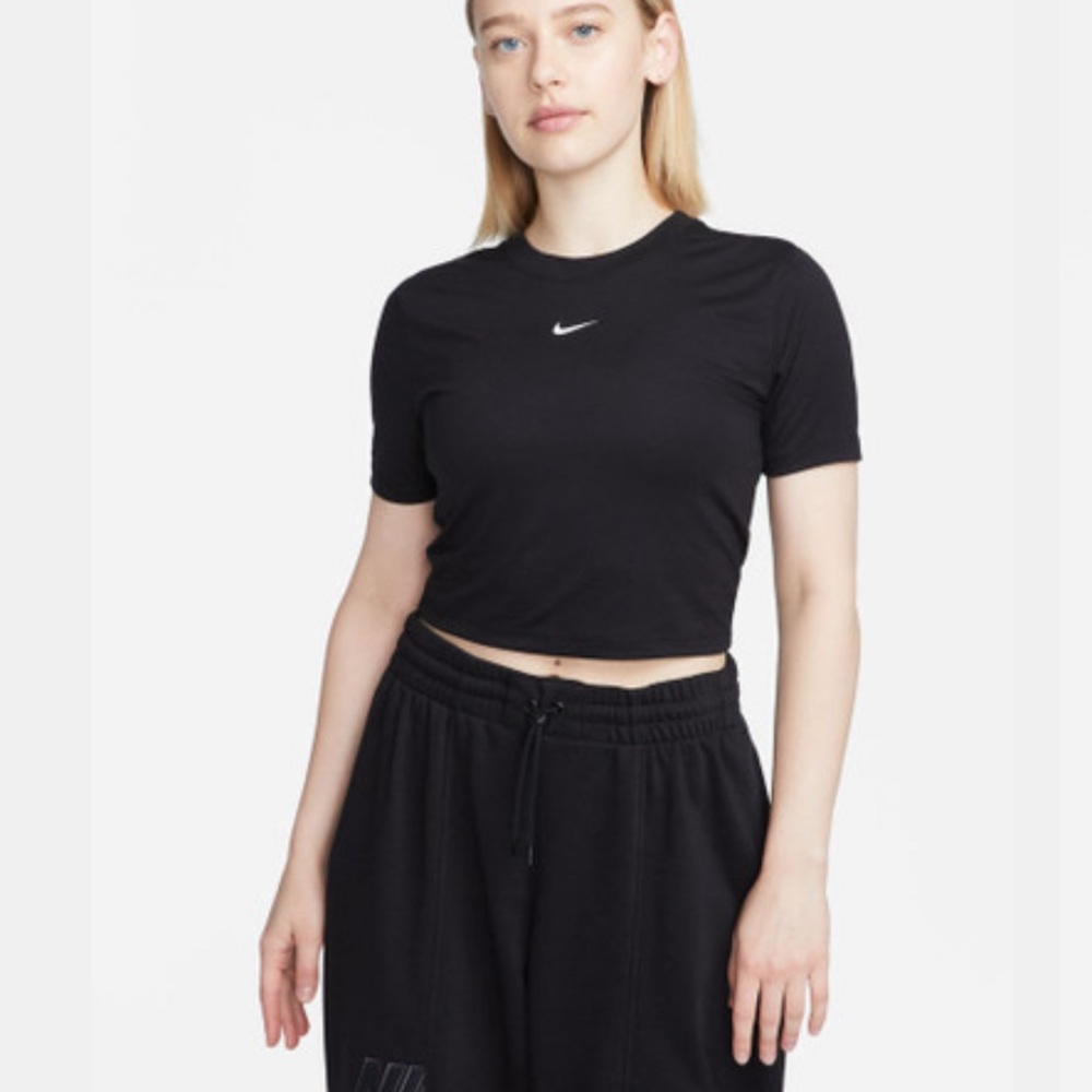 Nike Women's Slim Fit Tee
